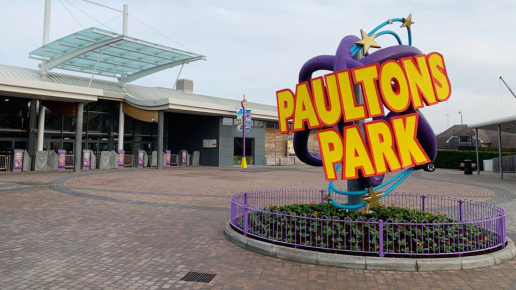 Paultons Park Logo signage Themebuilders